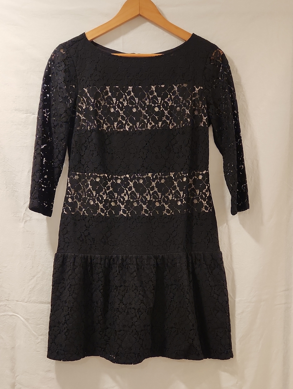 Ann Taylor Black Lace Scoop Neck Mini Shift Cocktail Dress Size 4